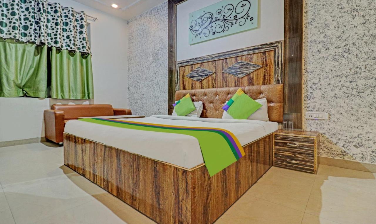Treebo Trend Radha Palace Mathura Exterior foto