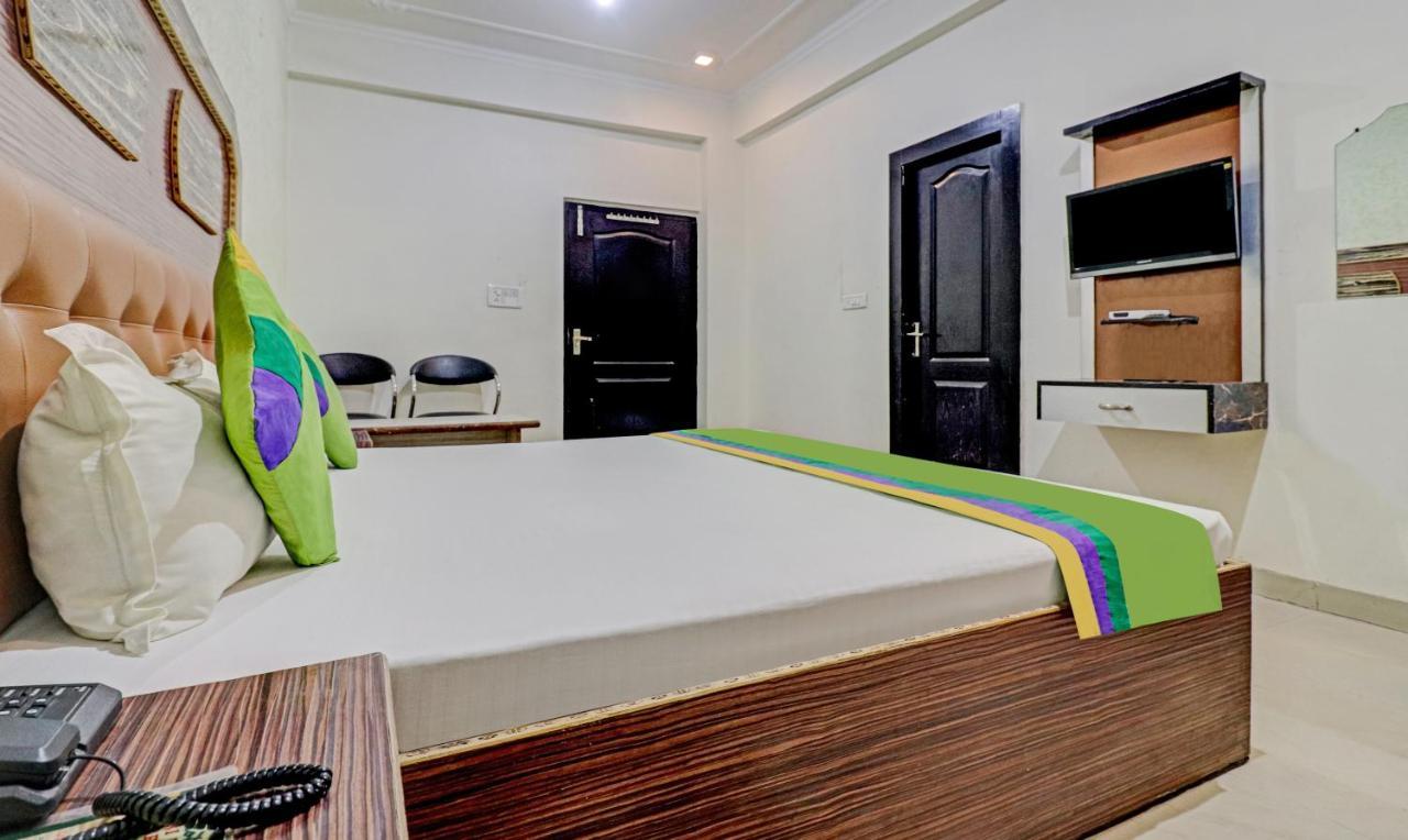 Treebo Trend Radha Palace Mathura Exterior foto