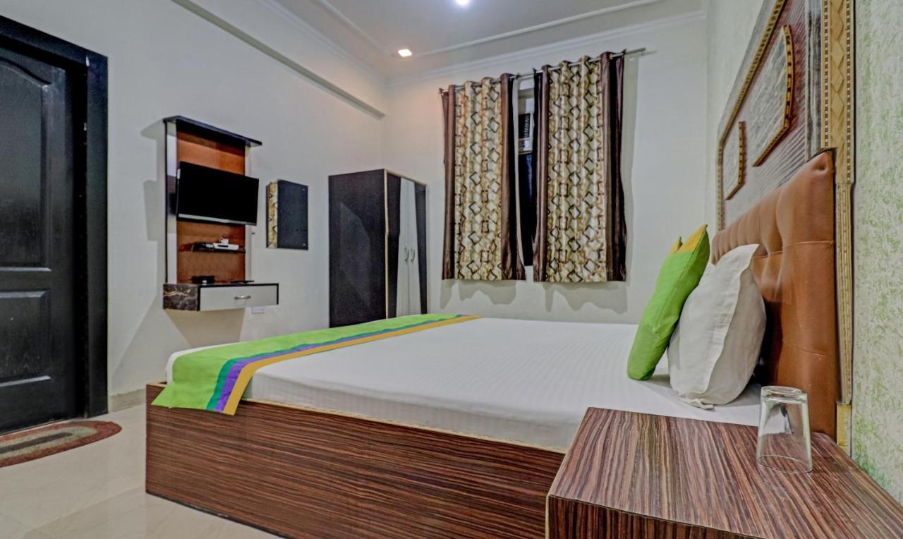Treebo Trend Radha Palace Mathura Exterior foto