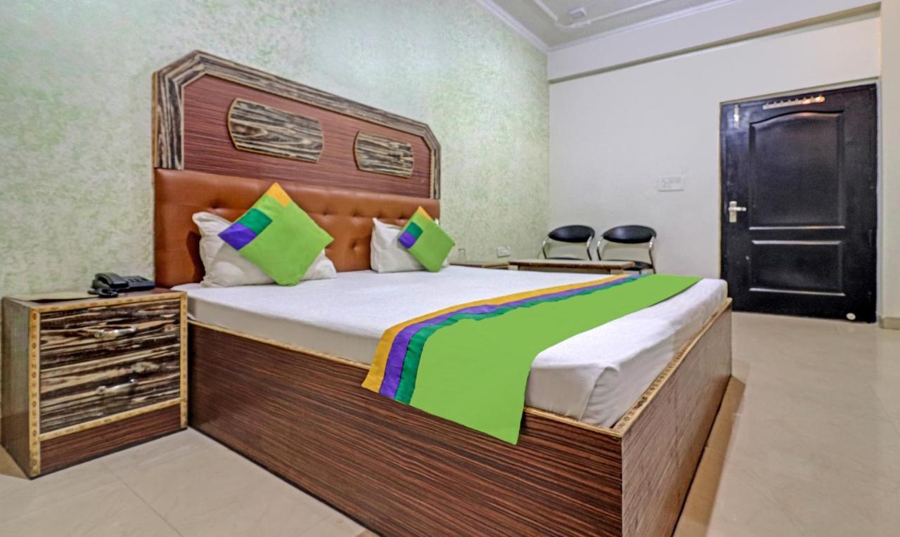 Treebo Trend Radha Palace Mathura Exterior foto