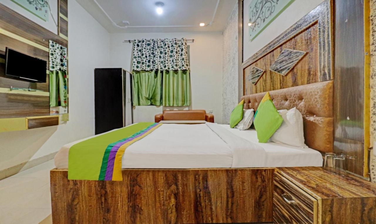 Treebo Trend Radha Palace Mathura Exterior foto